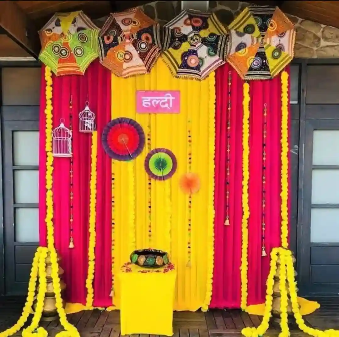 balloon decoration Simple Indoor Haldi Decoration